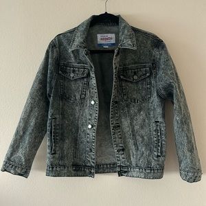 Black acid wash ying yang denim jacket by Denim Affends Club!  // Sz 4